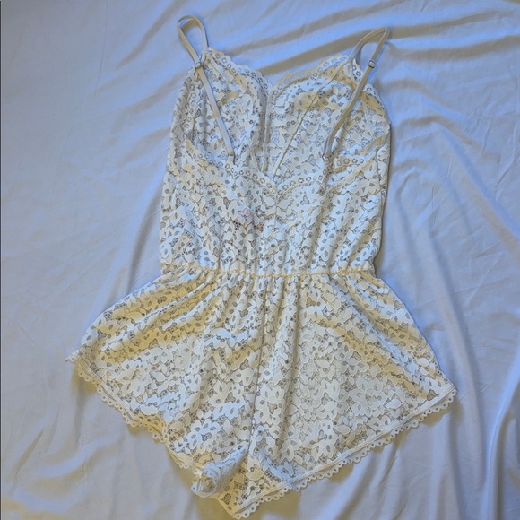 Sheer All Over Lace Lingerie Romper - Picture 5 of 7